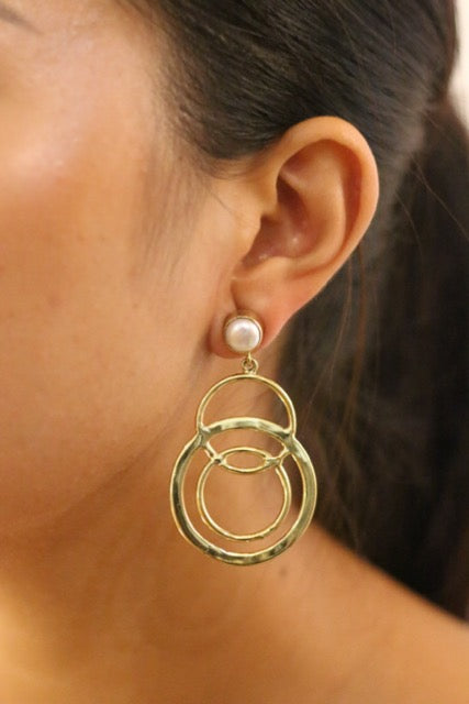Infinity With Fresh Water Pearl Stud Earrings