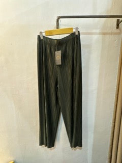 Flowy Pleated Pant