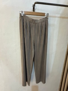 Flowy Pleated Pant