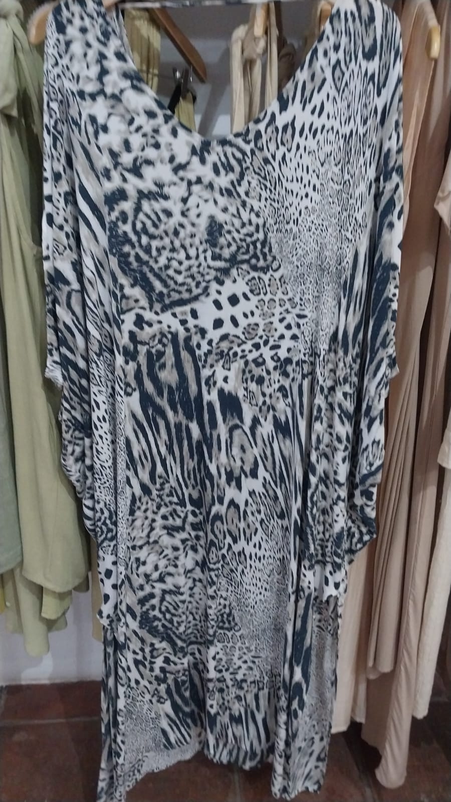 Tiger V-neck Kaftan